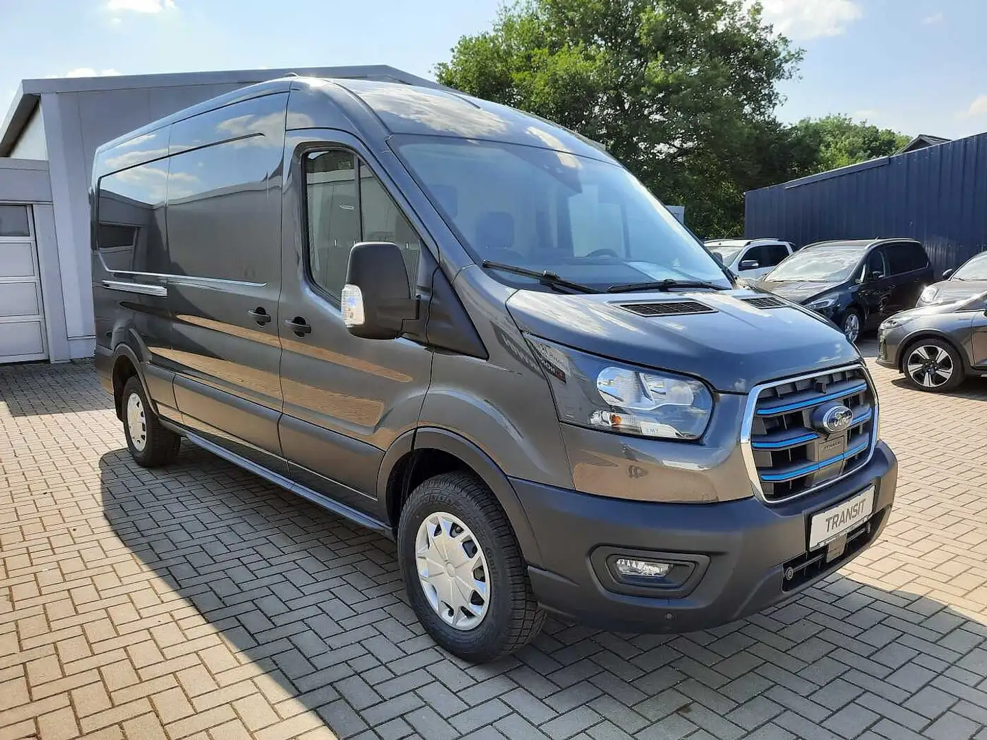 Ford e-Transit 350 L3H2 Lkw HA Trend Grijs - 2