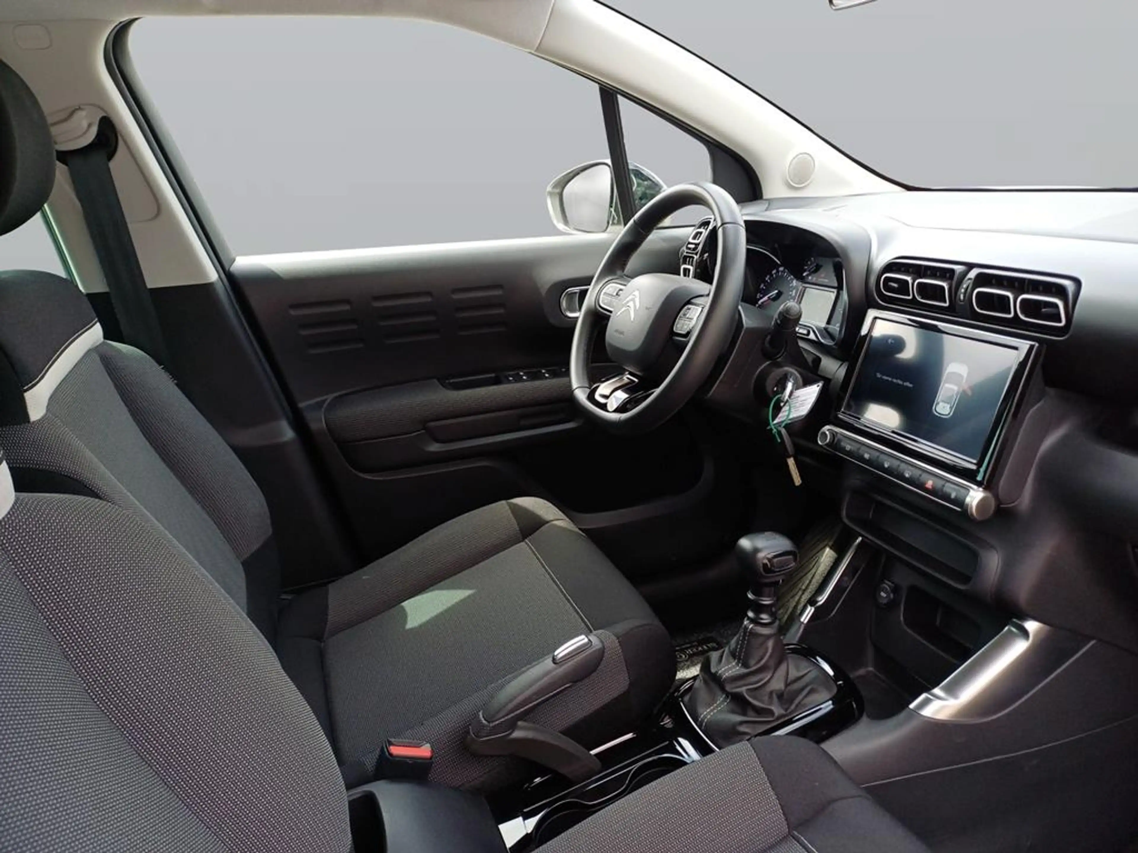 Citroen C3 Aircross PureTech 110 S&S Shine — photo 10