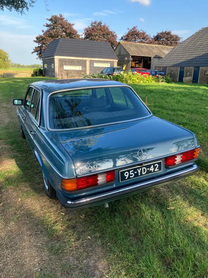 Mercedes-Benz 200, foto 3