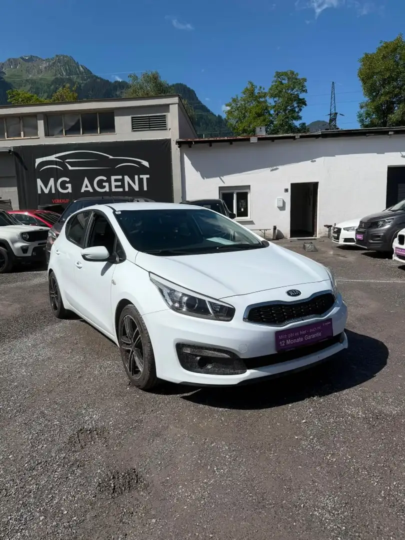 Kia Ceed / cee'd cee´d Titan 1,4 MPI Weiß - 1