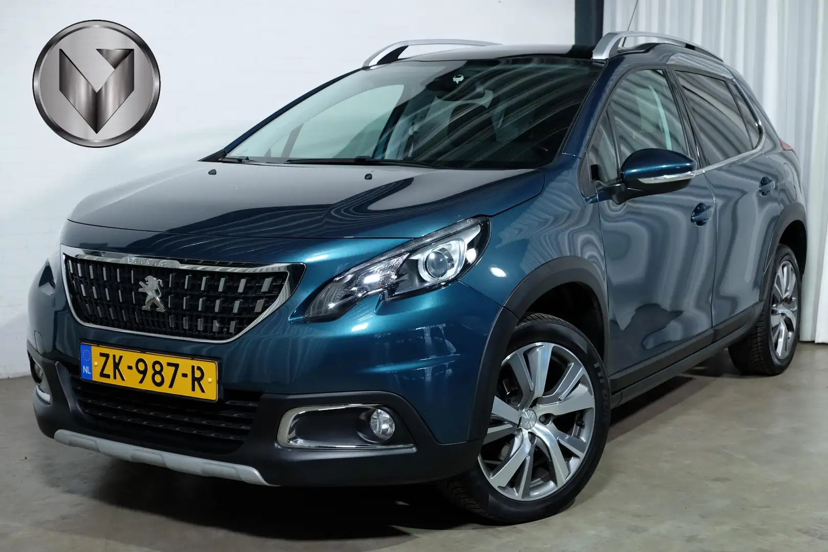 Peugeot 2008 1.2 PureTech Blue Lease Allure Grün - 1