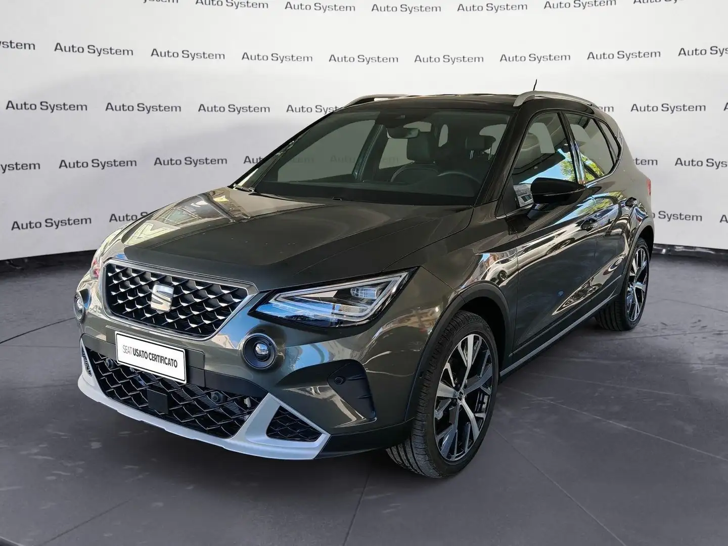 SEAT Arona 1.0 EcoTSI 110 CV Xperience Gri - 1