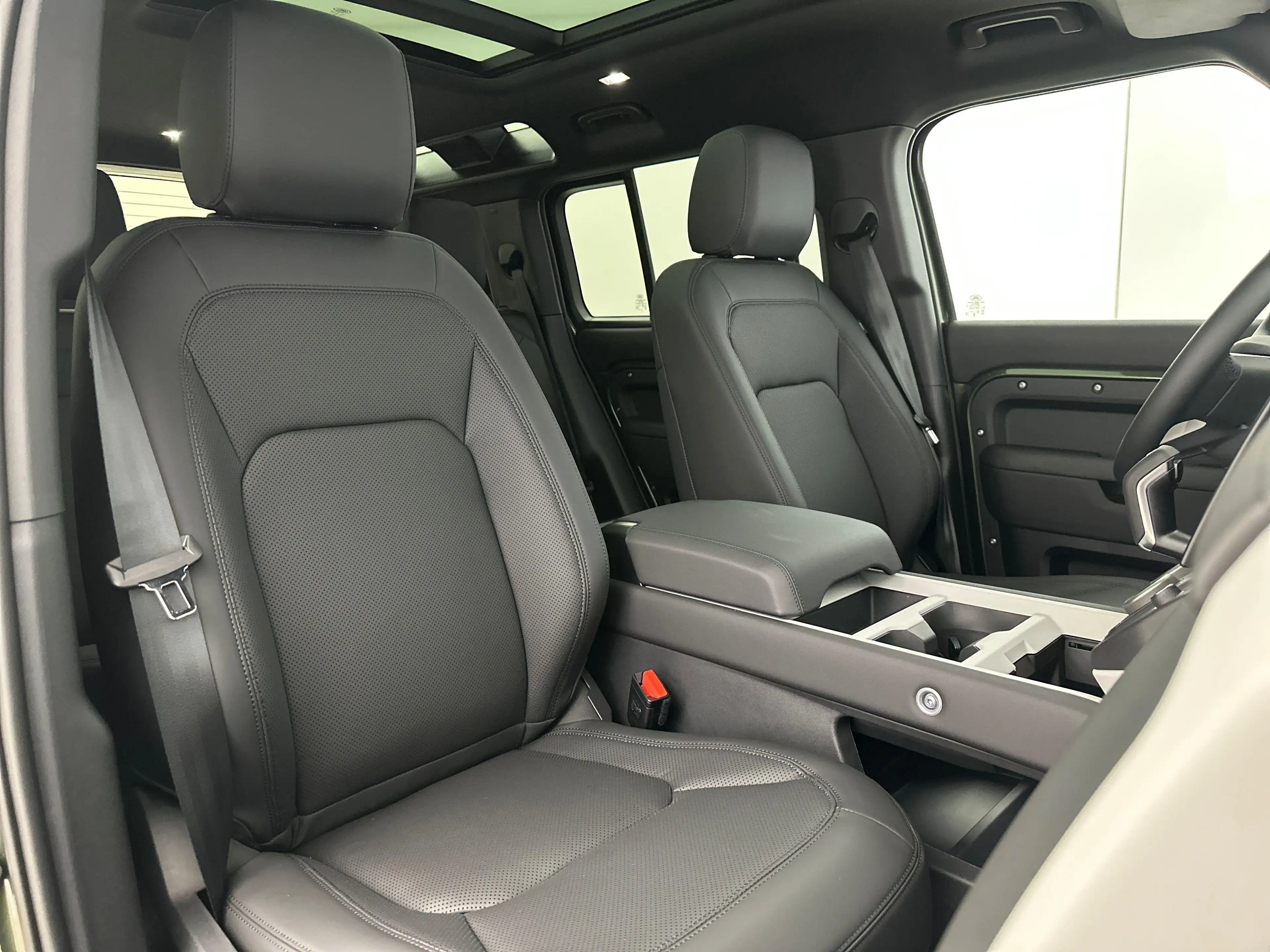 Land Rover Defender 110 D200 S AWD Auto. 26MY — photo 11