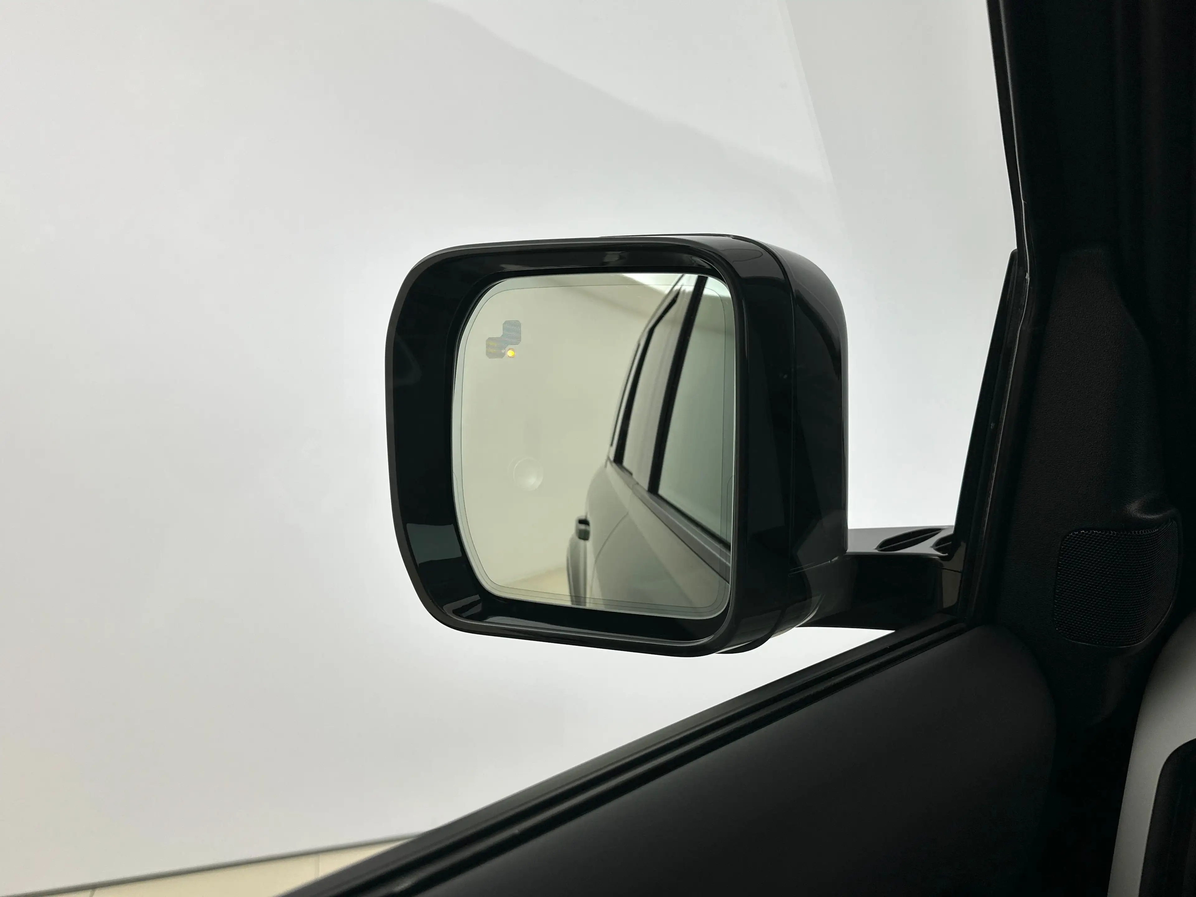 Land Rover Defender 110 D200 S AWD Auto. 26MY — photo 13