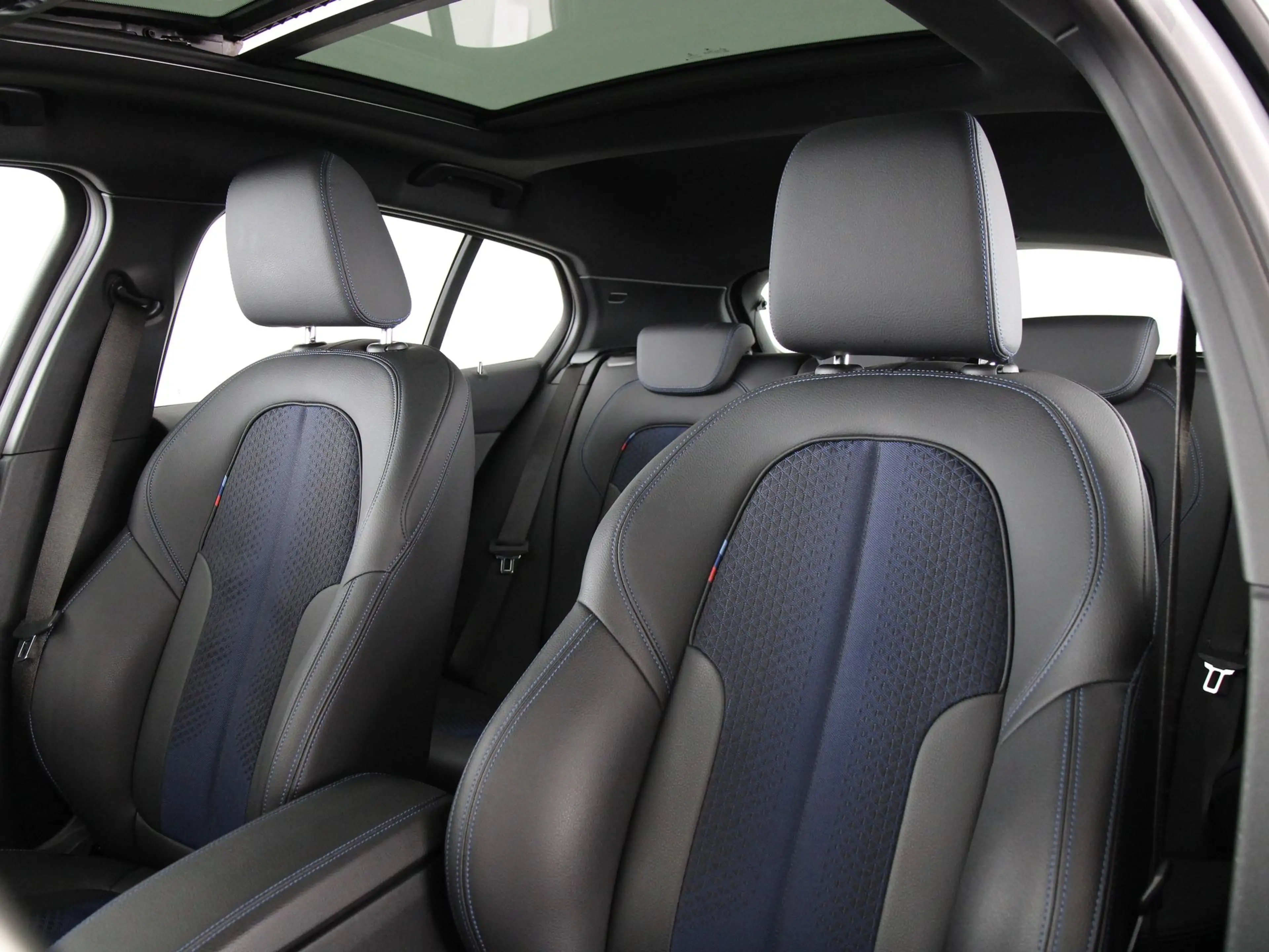 BMW 120 1 Serie 120i M-Sport — photo 5