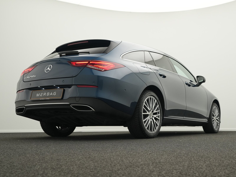 Mercedes-Benz CLA 250 CLA 250 e Shooting Brake Multi+Pano+360°+AHK Navi — photo 9