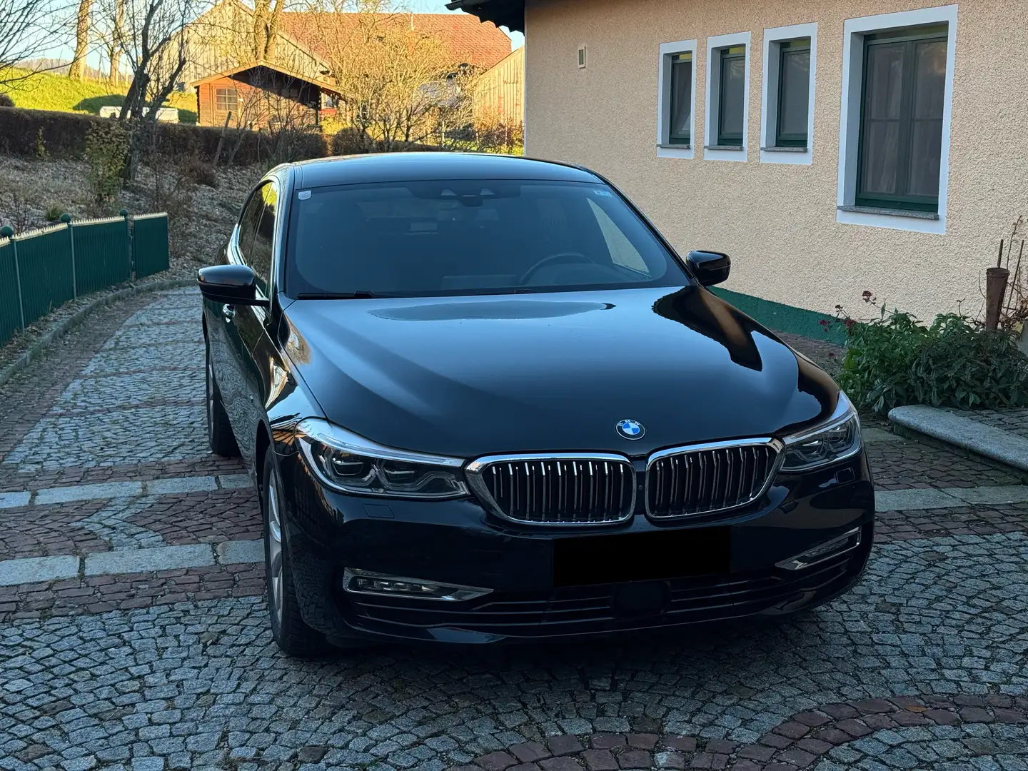 BMW 630 630d xDrive Gran Turismo Aut. Schwarz - 2