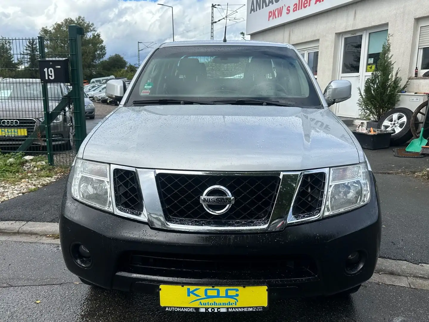 Nissan Navara Pickup Double Cab SE 4x4 LB Plateado - 2