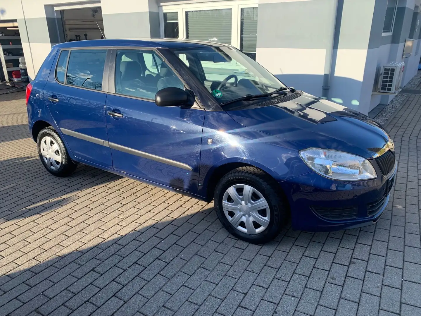 Skoda Fabia Cool Edition 1,2 Klima PDC ZV 92TKM Blau - 1