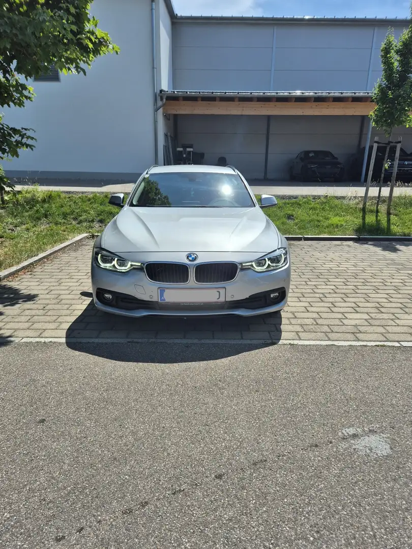 BMW 320 320d Touring Advantage Aut. - 1