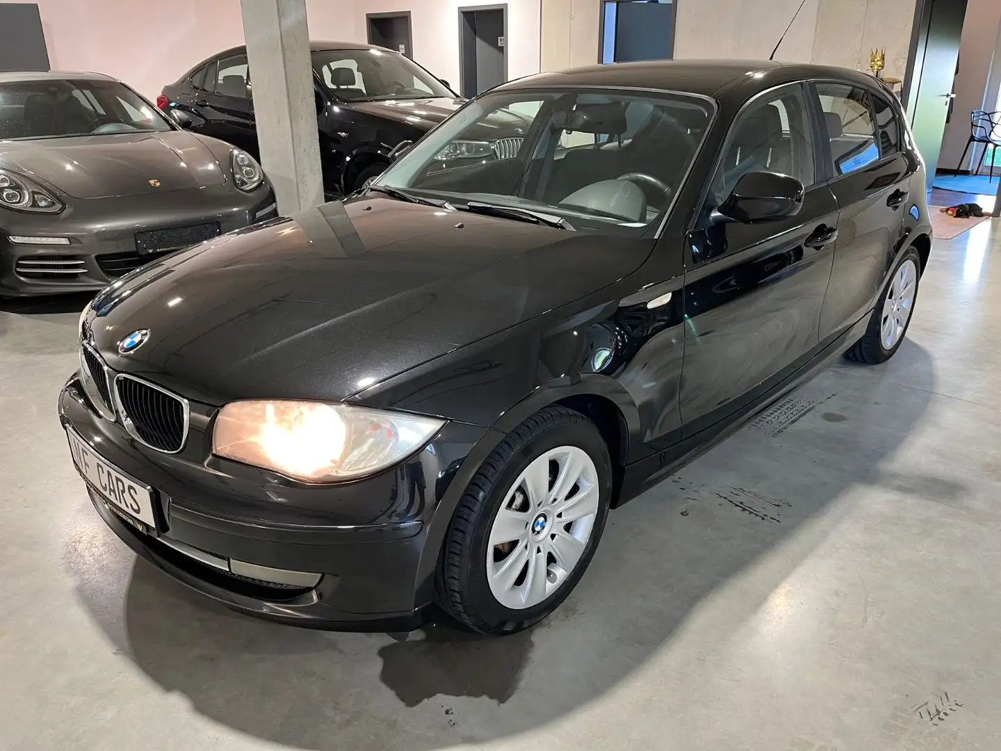 BMW 116 i Limo 1.Hand,SH-gepfl bei BMW,SHZ,Klimaauto Noir - 2