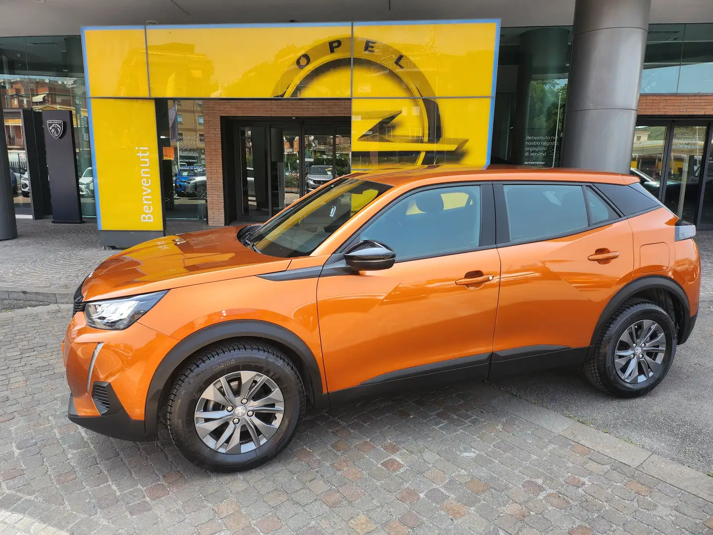 Peugeot 2008 2008 II  1.2 puretech Active Pack s 100CV Arancione - 2