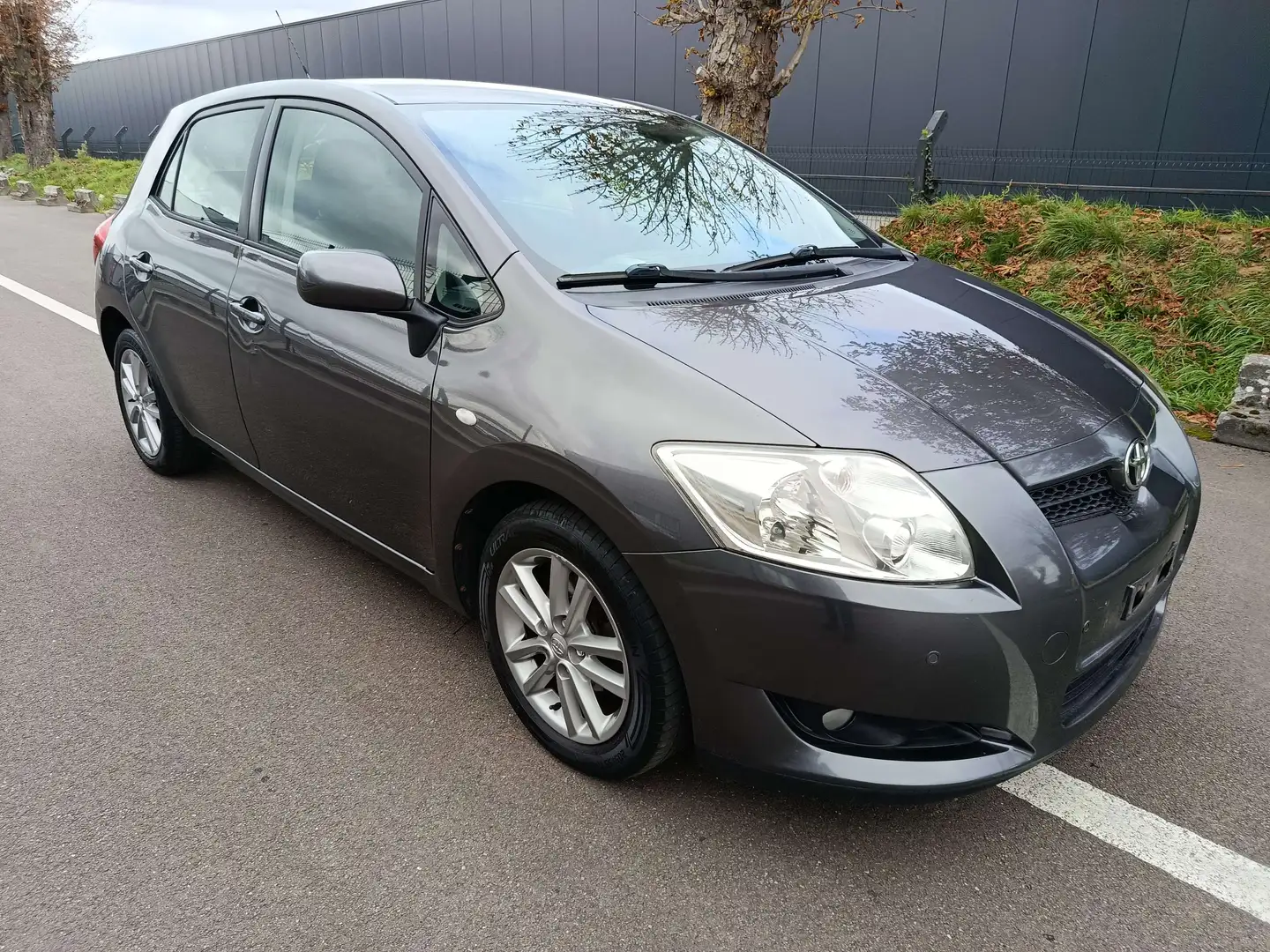 Toyota Auris 1.4 Turbo D4D Punch DPF Gris - 2