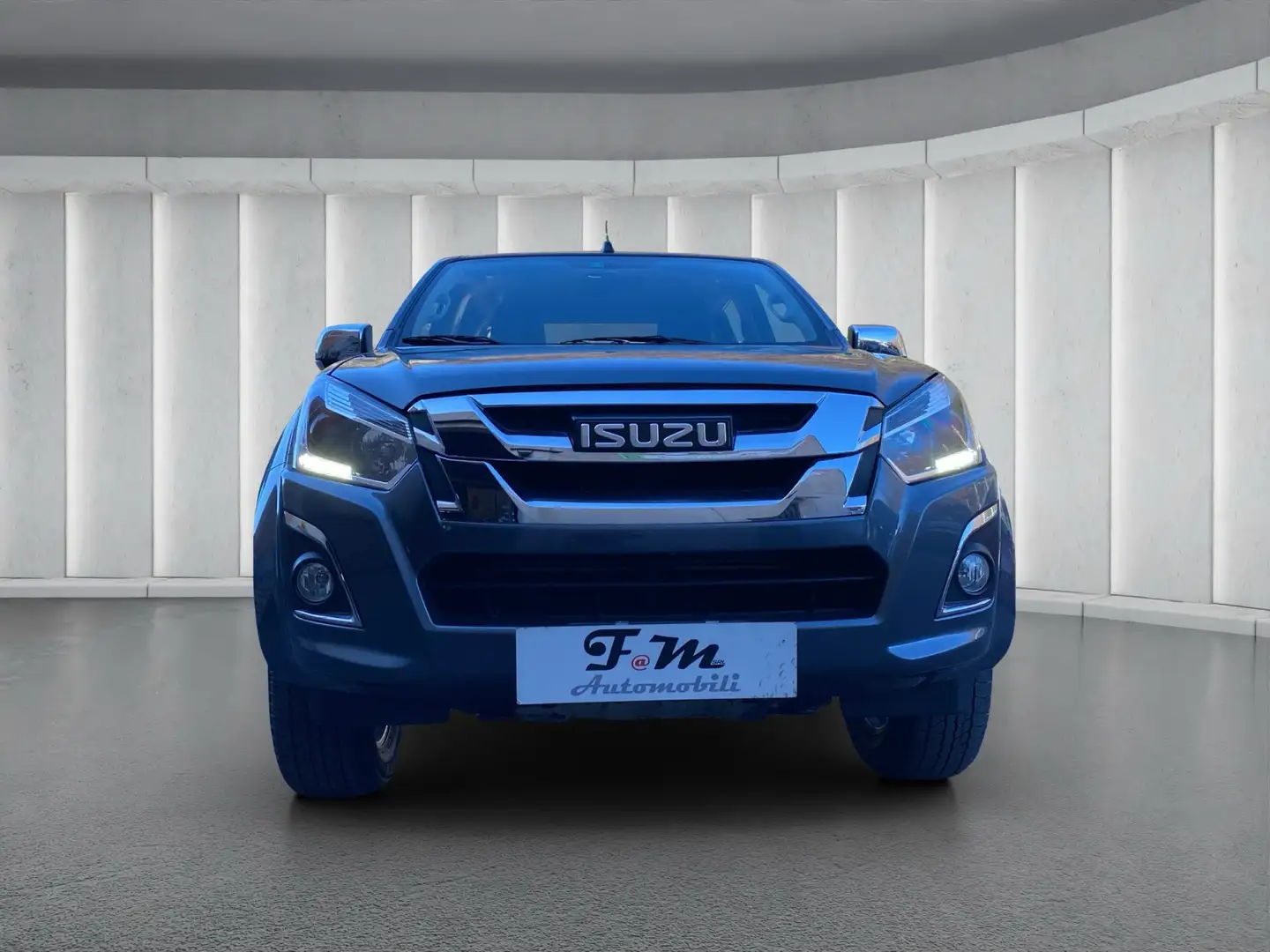 Isuzu D-Max 1.9 td crew Solar Plus 4x4 auto - 2