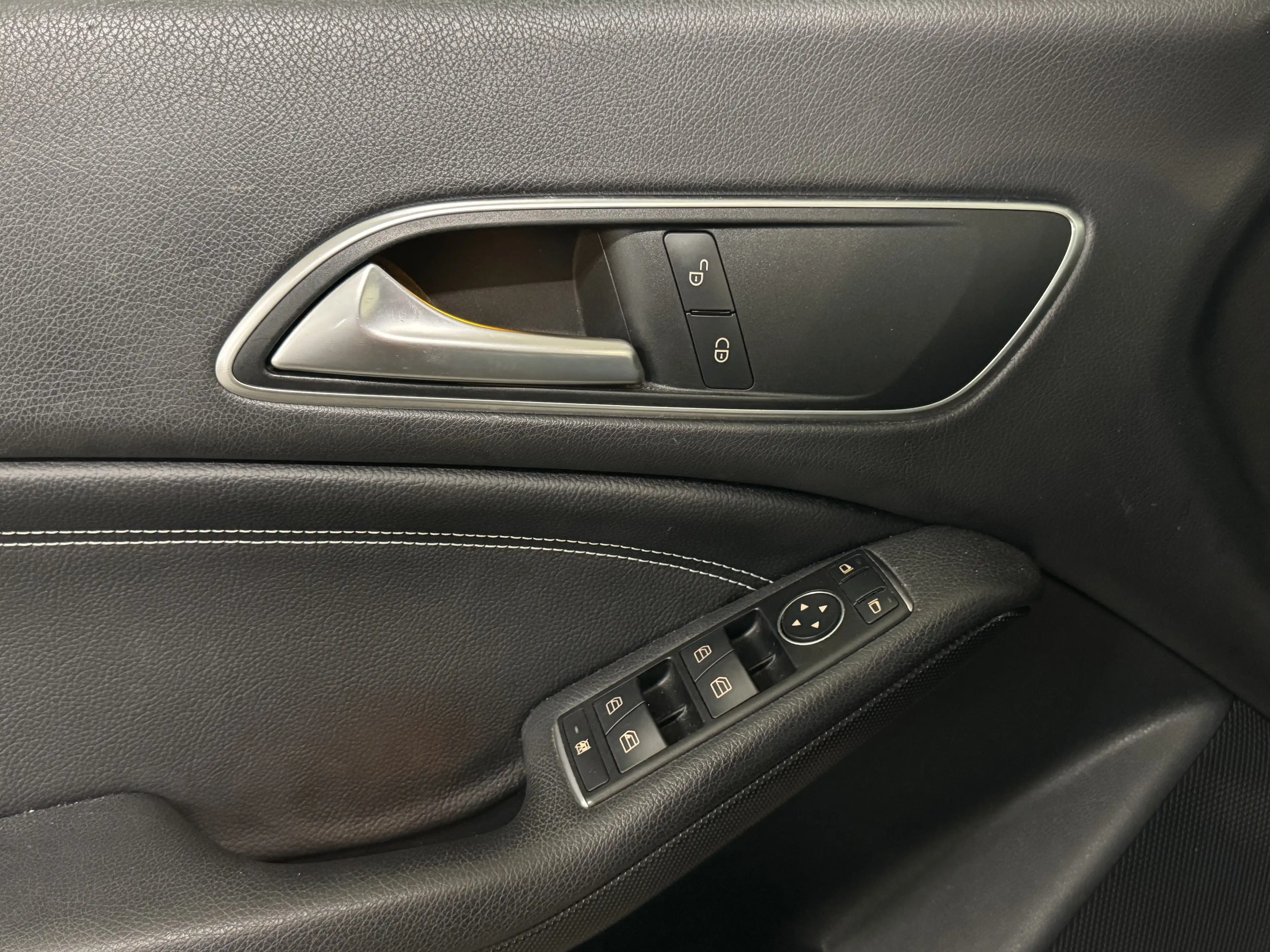 Mercedes-Benz CLA 200 d Aut | Lease Edition | Airco | Navi | Xenon — photo 21