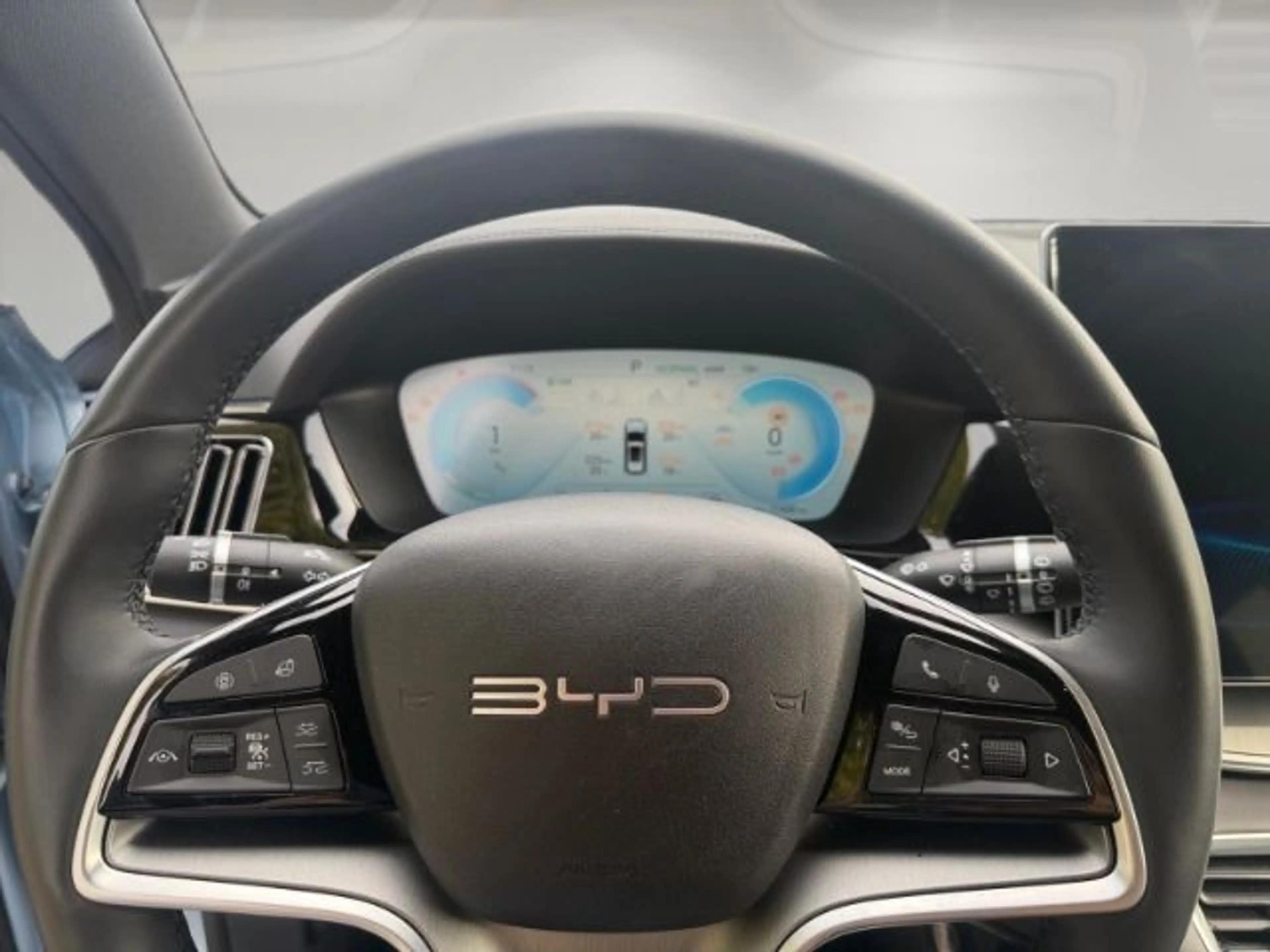 BYD Seal U DM-i PHEV 160 kW 1.5 Boost El. Panodach L — photo 8