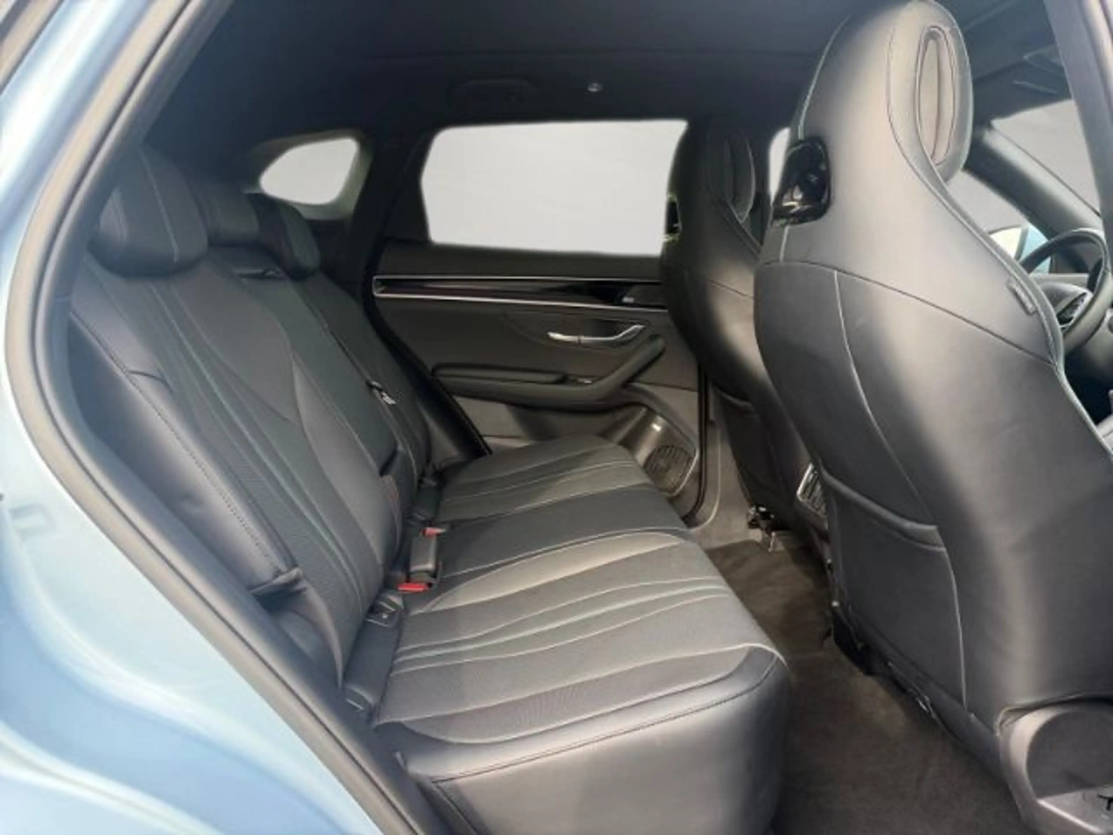 BYD Seal U DM-i PHEV 160 kW 1.5 Boost El. Panodach L — photo 13