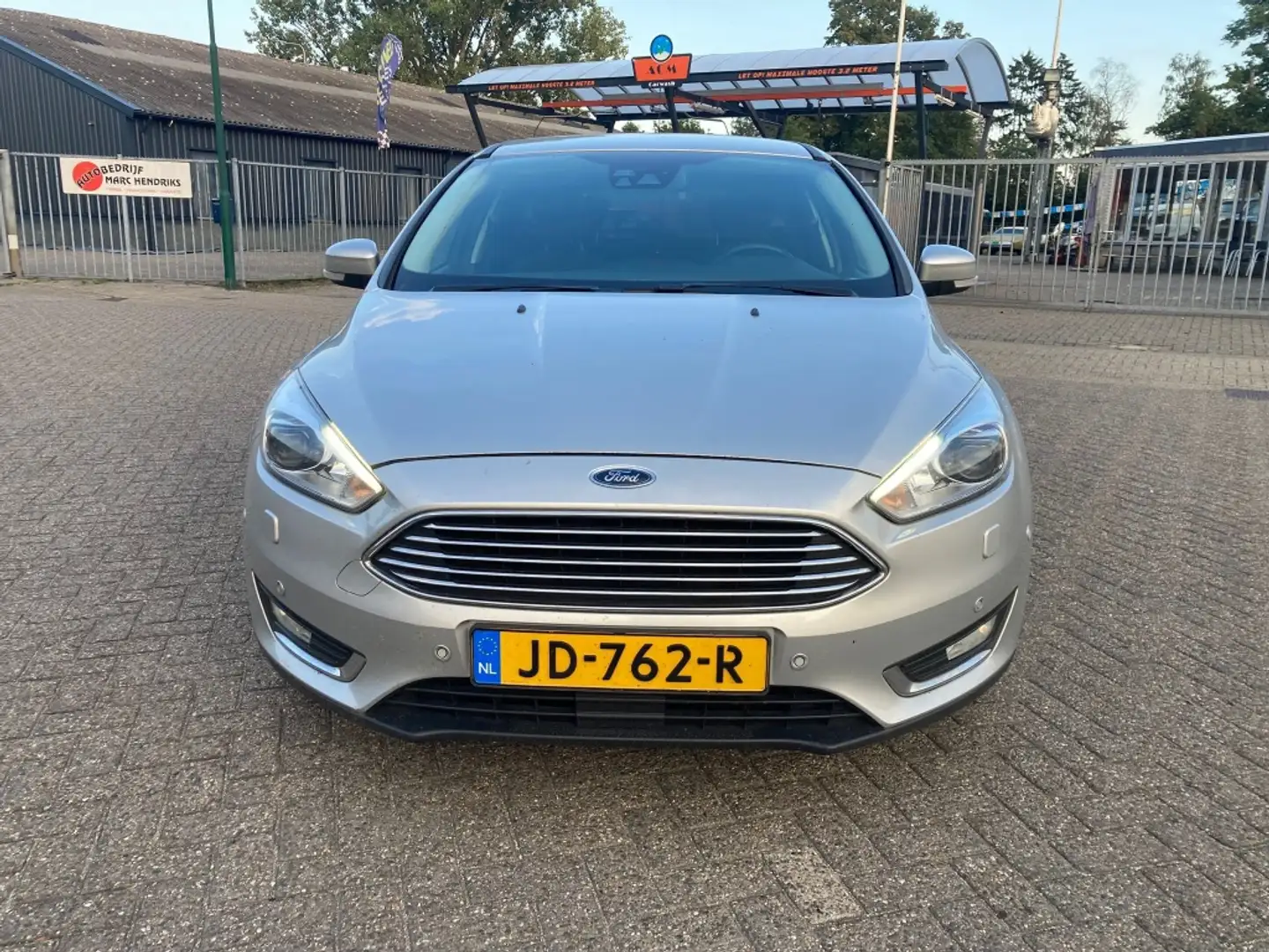 Ford Focus Wagon 2.0 TDCI Tit. Ed. Gris - 1