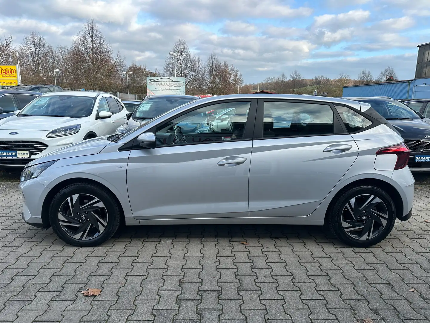 Hyundai i20 AUTOMATIK*Kamera*Sitzheizg*LM*viele Extra's Grau - 2