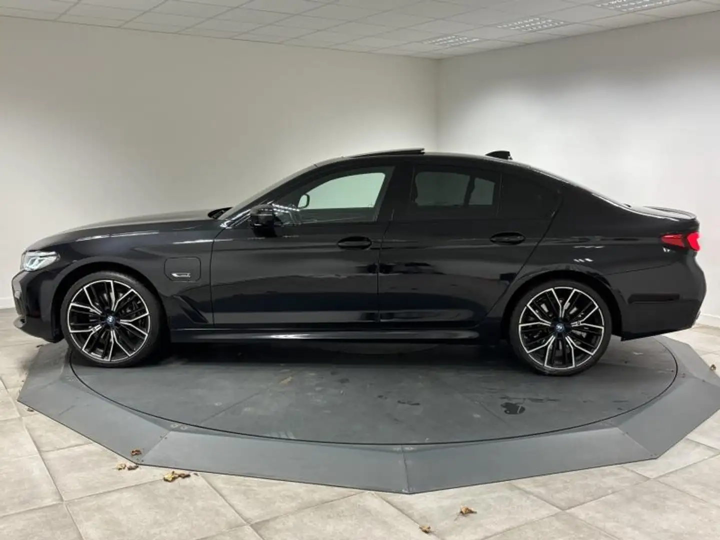 BMW 545 545eA xDrive 394ch M Sport Steptronic Noir - 2