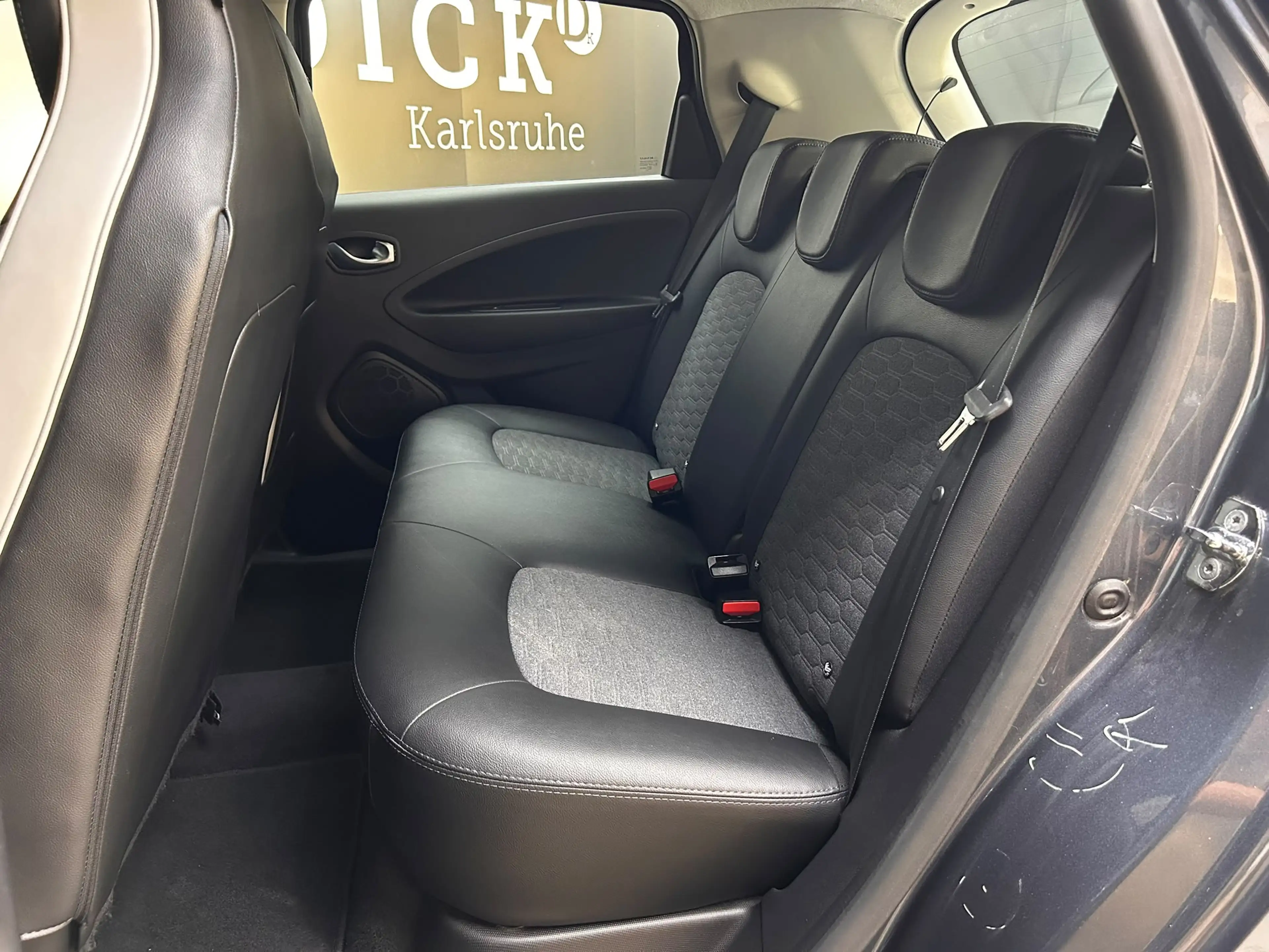 Renault ZOE Intens BATTERIE INCLUS+NAV+KAM+VIRTU+SHZ+TEM — photo 11