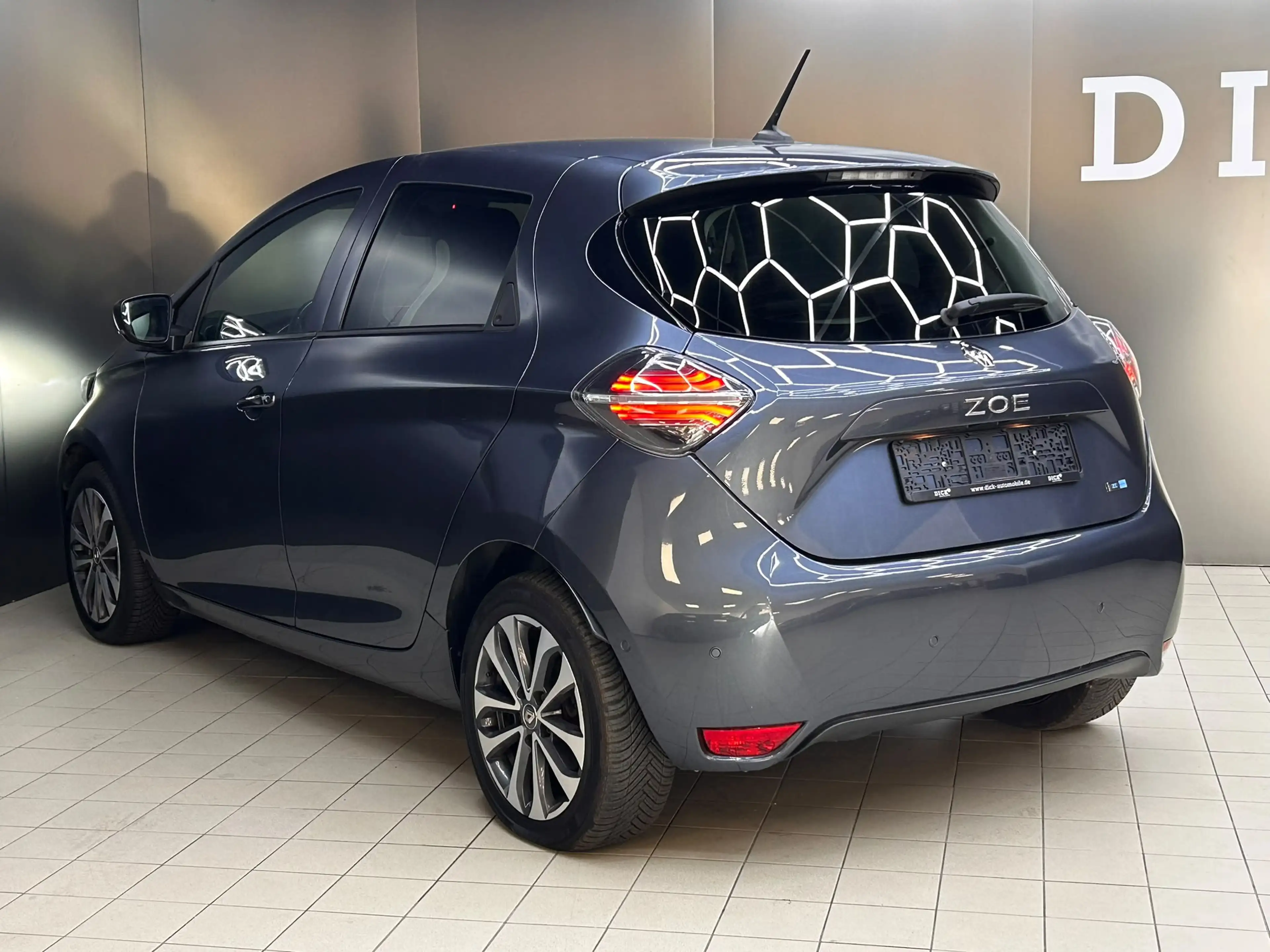 Renault ZOE Intens BATTERIE INCLUS+NAV+KAM+VIRTU+SHZ+TEM — photo 6