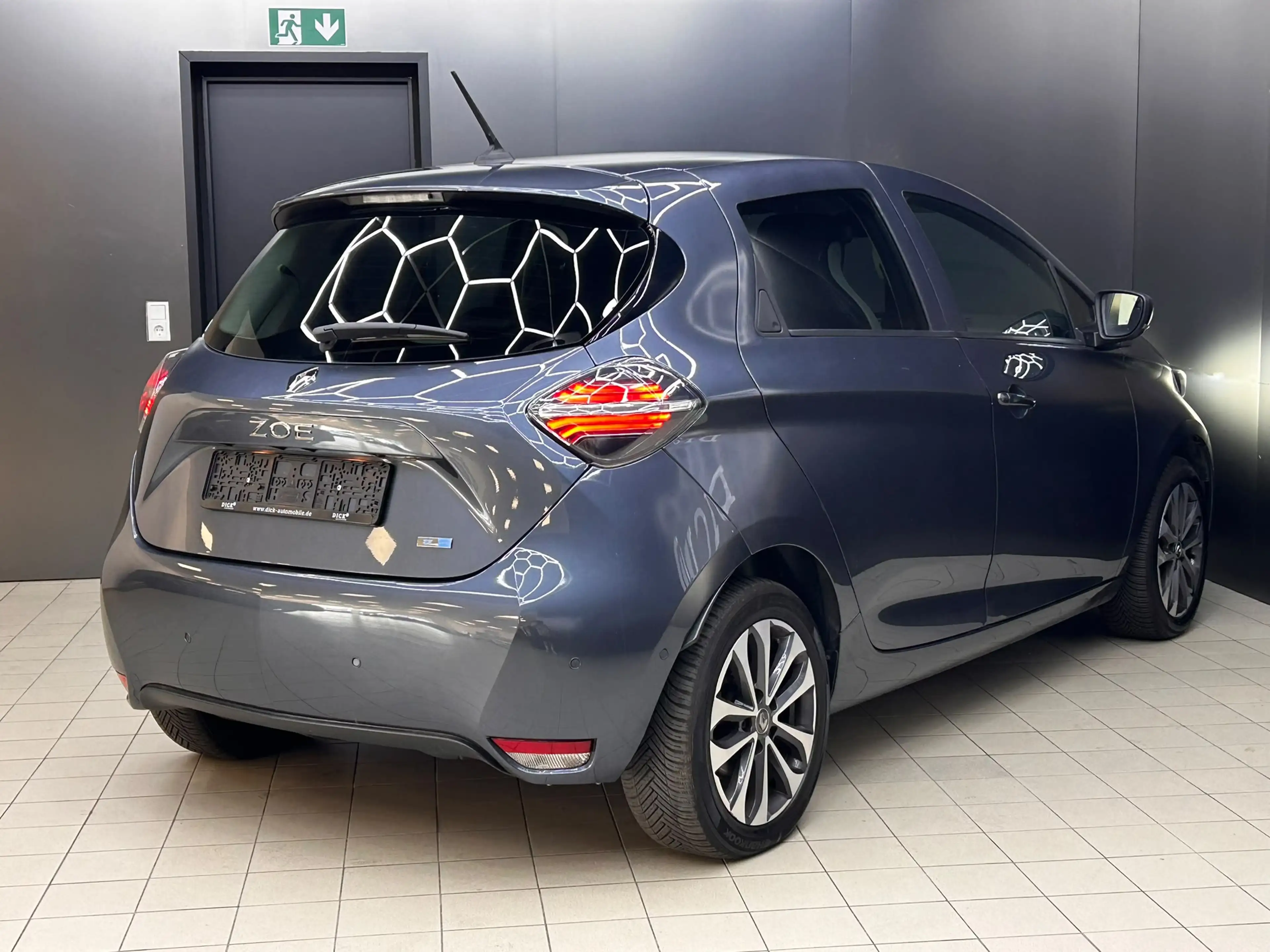 Renault ZOE Intens BATTERIE INCLUS+NAV+KAM+VIRTU+SHZ+TEM — photo 8