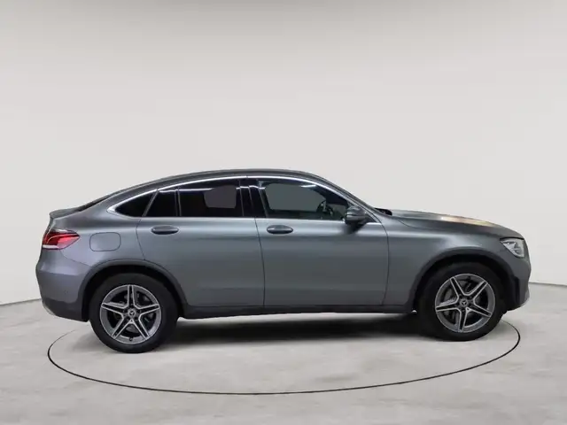 Mercedes-Benz GLC view 3