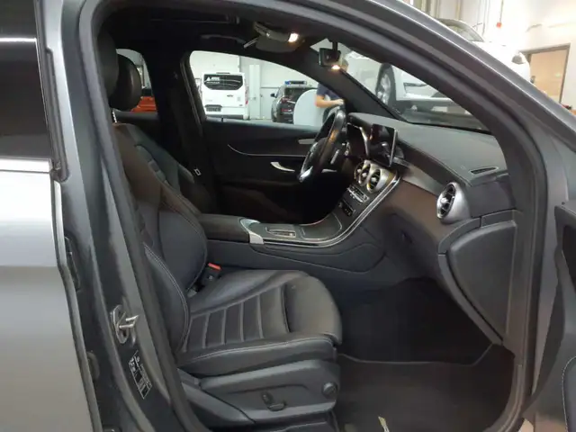 Mercedes-Benz GLC view 8