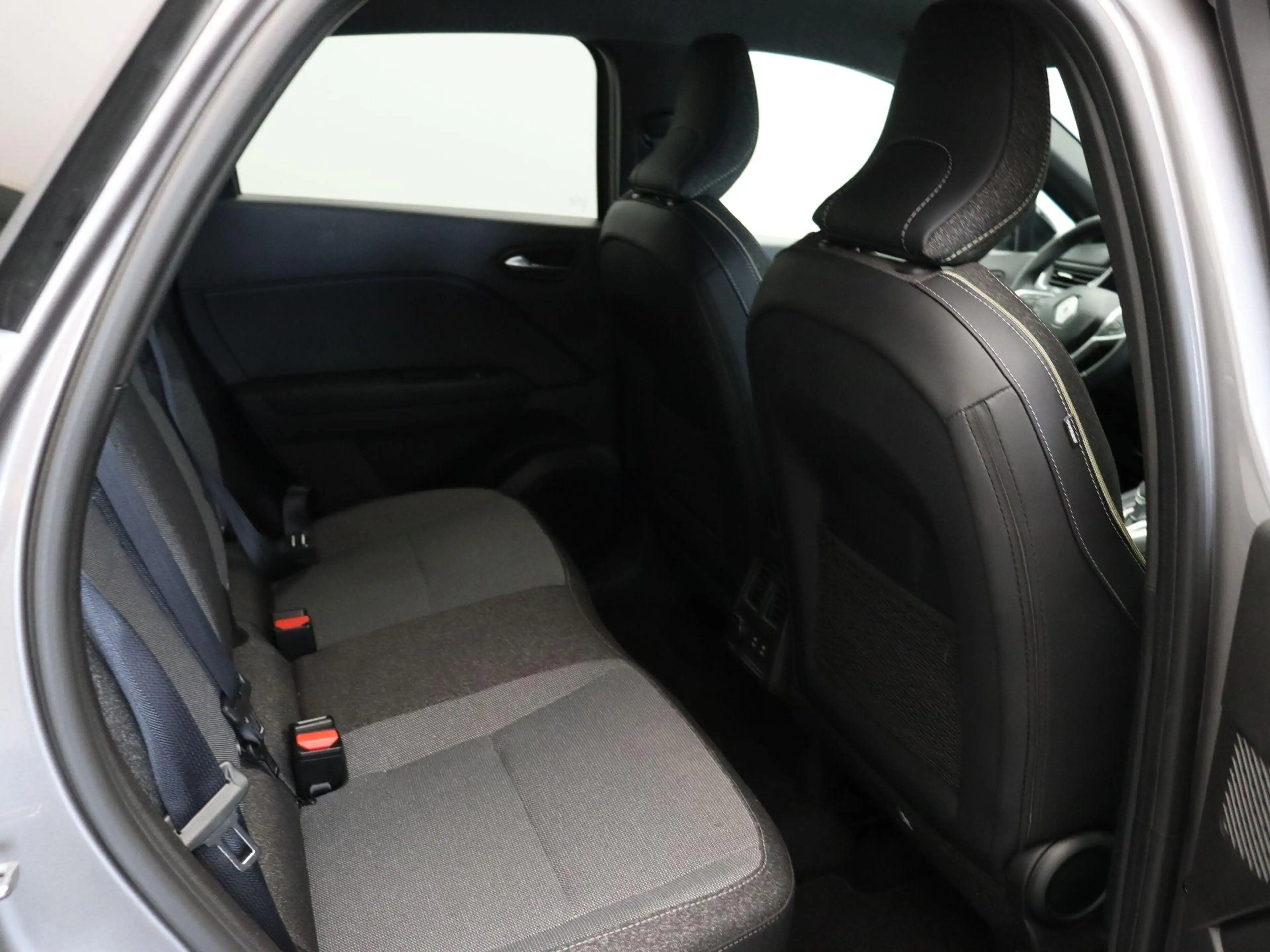 Renault Captur 1.6 E-Tech full hybrid 145 techno | Adaptive cruis — photo 8