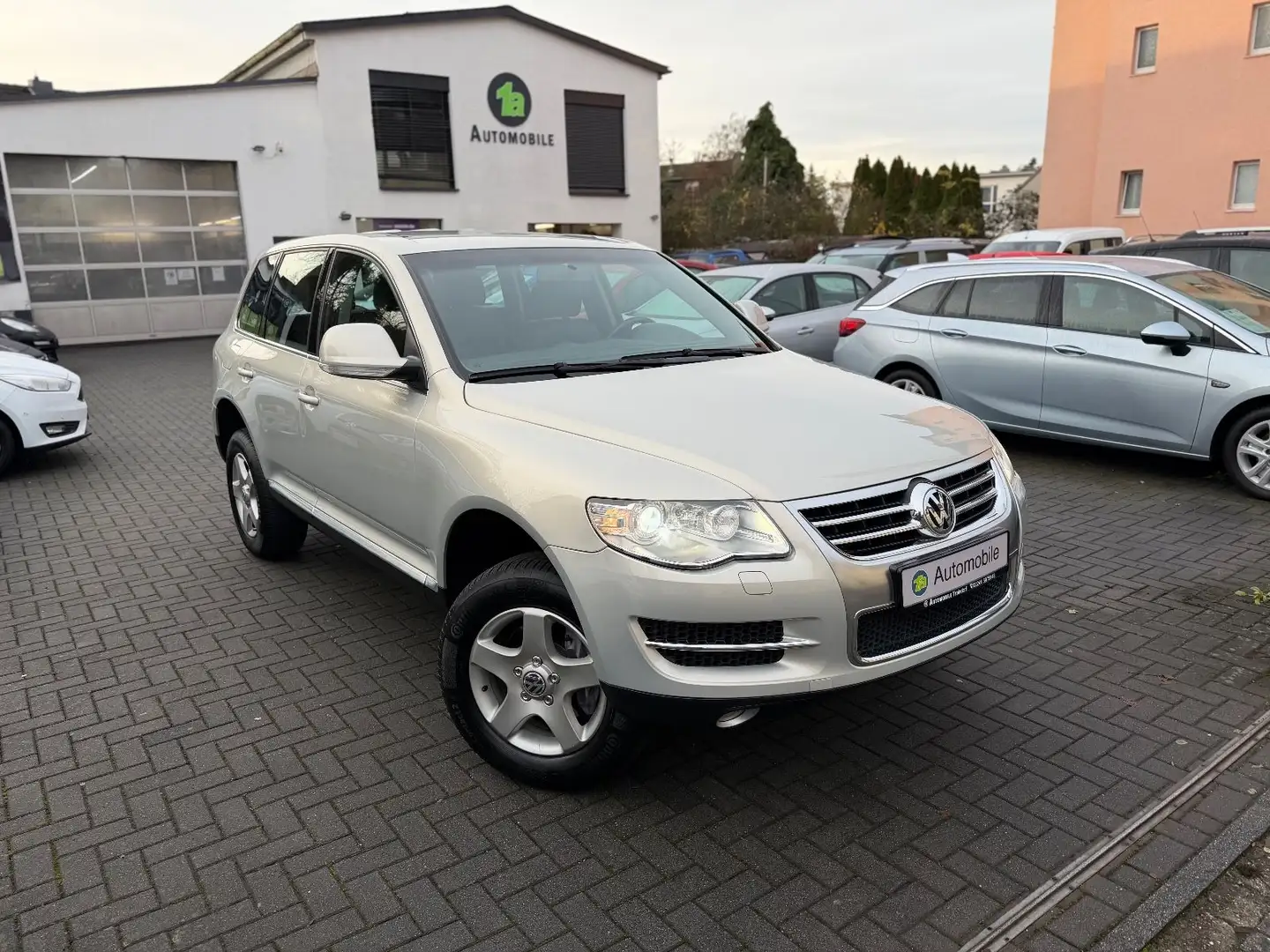 Volkswagen Touareg V6 TDI*NAVI*SHZ*TEMPO*4S-REIFEN*LUFT Gold - 1