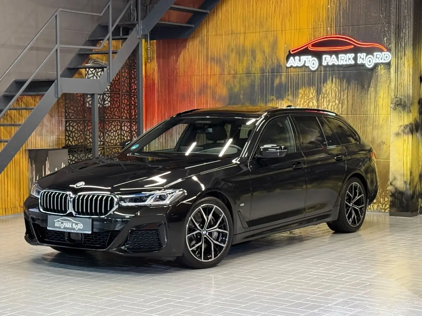 BMW 540 d Touring xDrive M Sport LASER~PANO~ACC~HUD~ Noir - 1