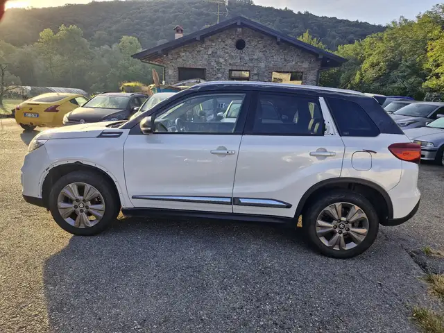 Suzuki Vitara view 5