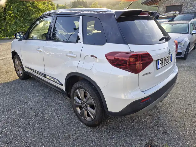 Suzuki Vitara view 4