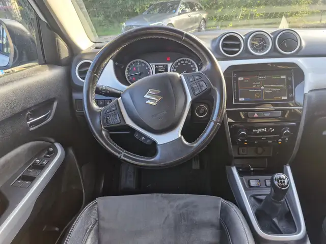Suzuki Vitara view 11
