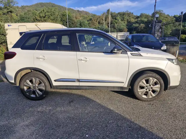 Suzuki Vitara view 2