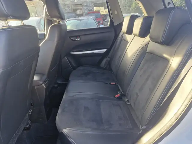 Suzuki Vitara view 9
