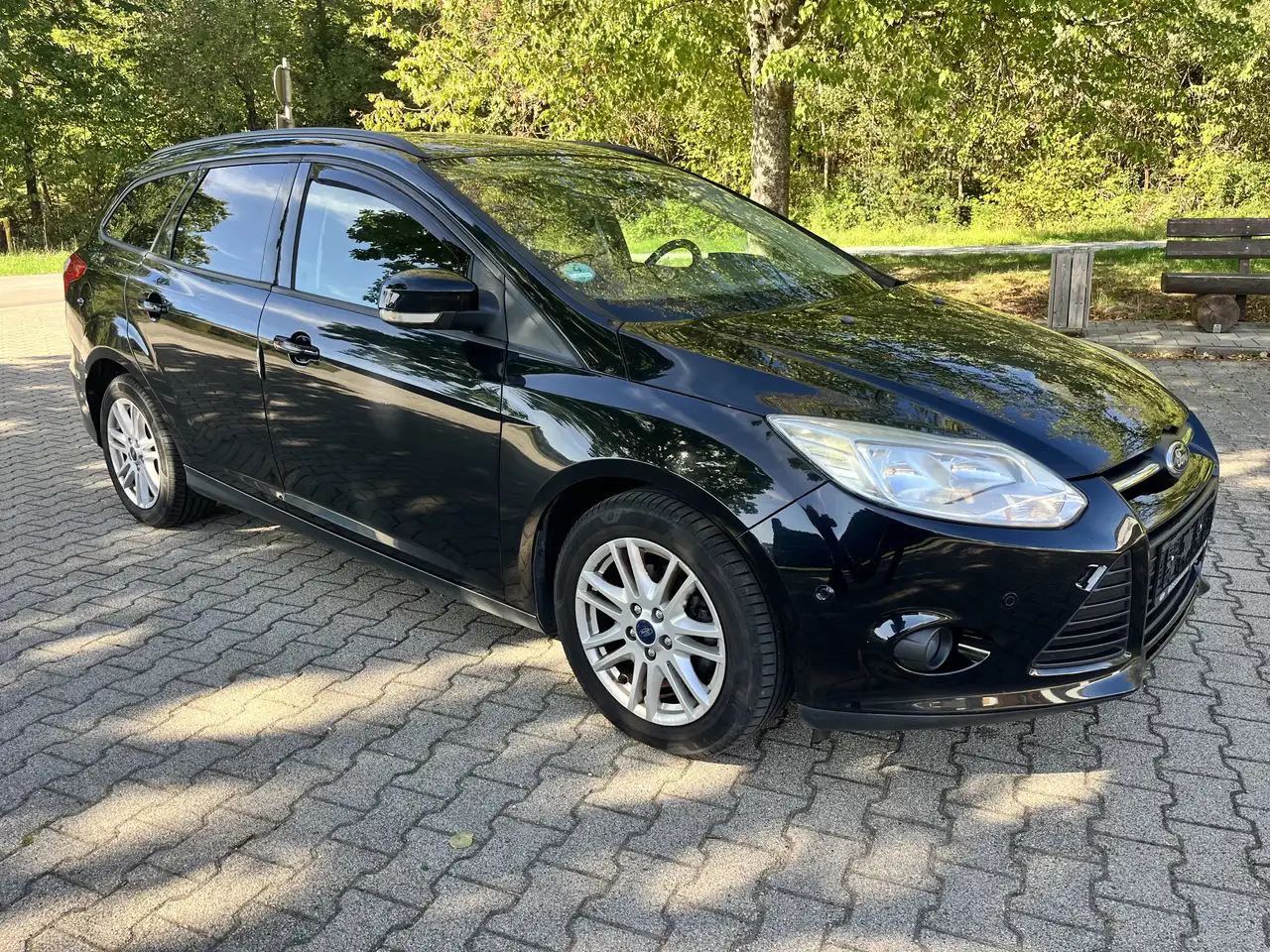 Ford Focus Sync Edition — photo 1 of 14