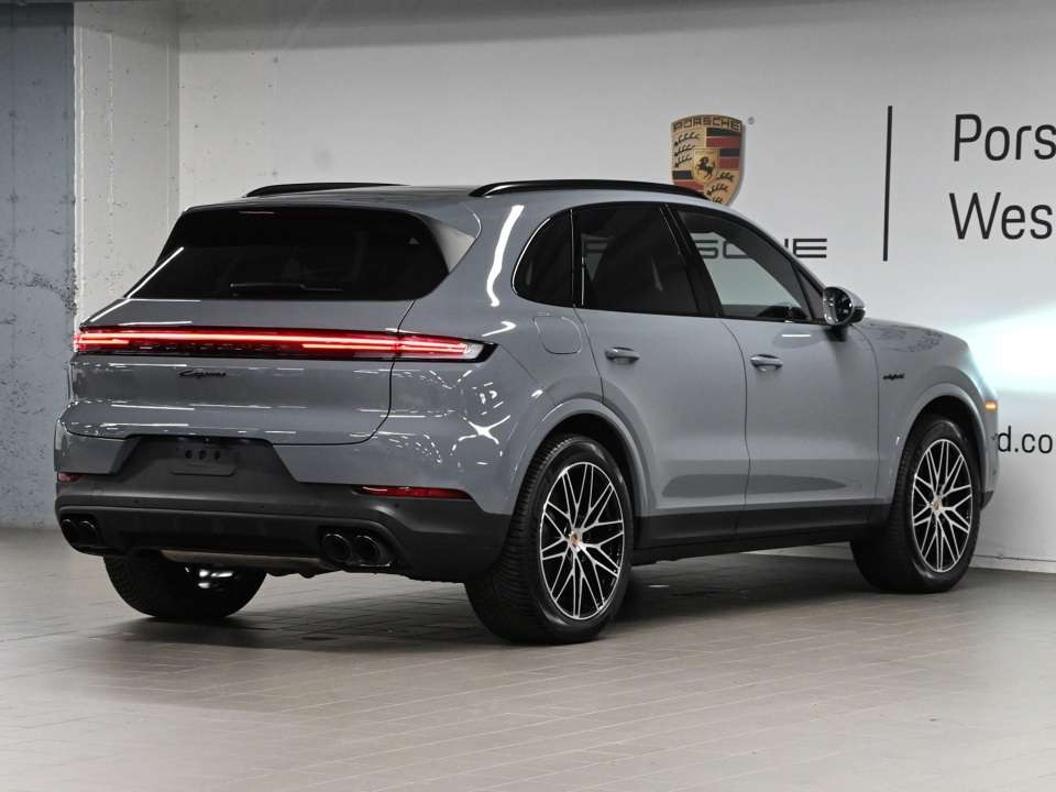 2026 Porsche Cayenne E-Hybrid - Prem Plus Pack  - NO LUX TAX — photo 1