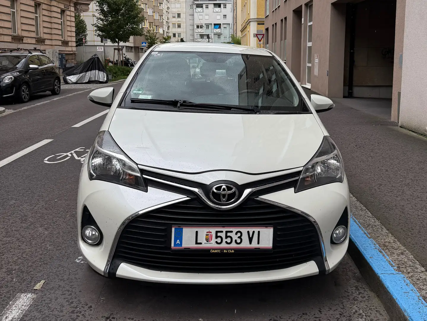 Toyota Yaris 1,33 XP13M Weiß - 2