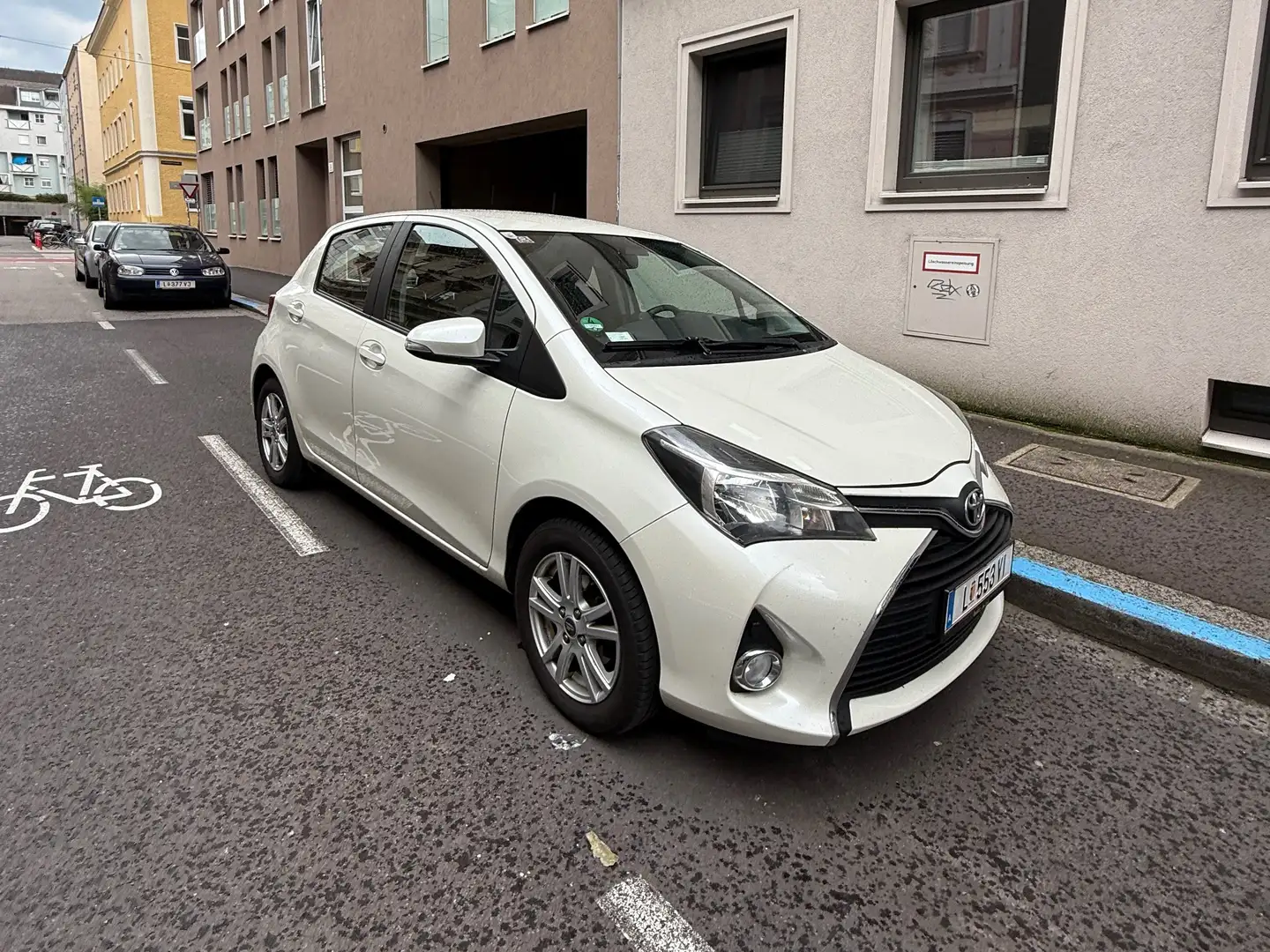 Toyota Yaris 1,33 XP13M Weiß - 1
