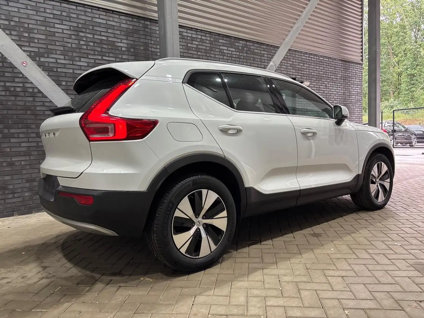Volvo XC40 T5 Recharge Inscription Expr. | Stoel+Stuurverwarm Wit - 2