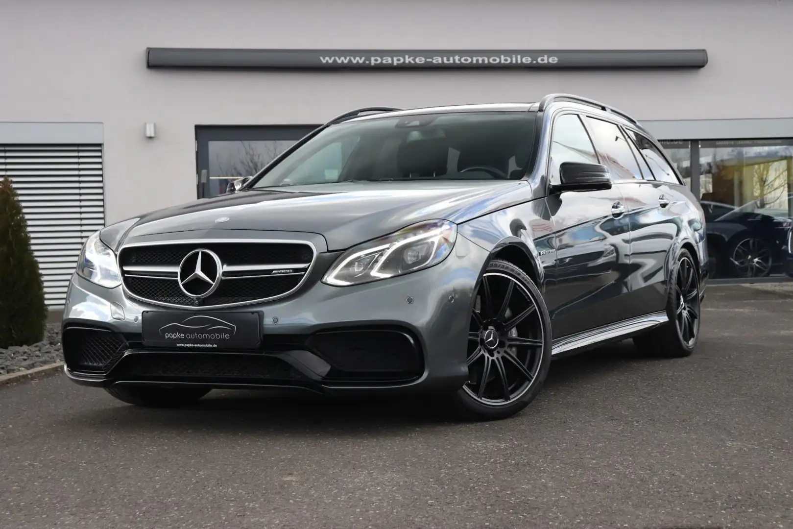 Mercedes-Benz E 63 AMG 4M +DRIVER´S+NIGHT+PANO+H&K+ASSIST+LED+ Szary - 2