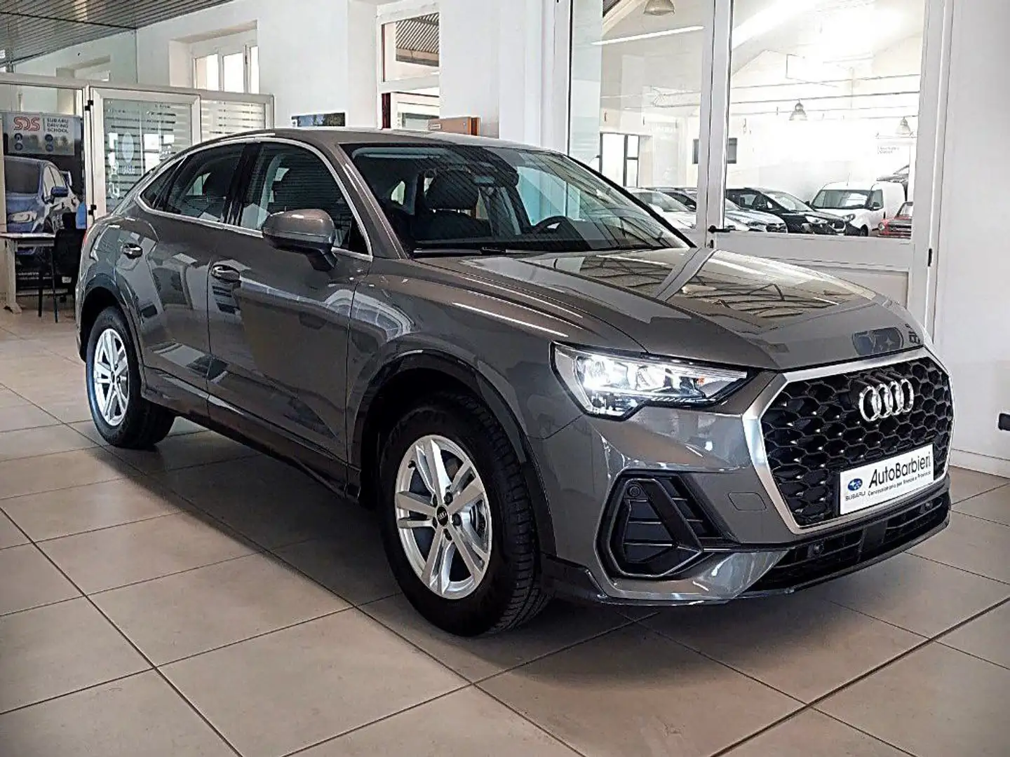 Audi Q3 Sportback 35 TFSI S-Tronic Gris - 2