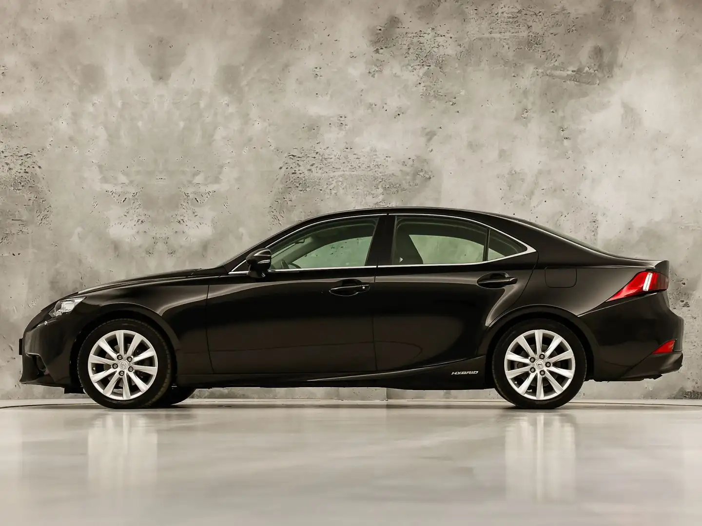 Lexus IS 300 300h Hybrid Business Sport Automaat 223Pk (NAVIGAT Schwarz - 2