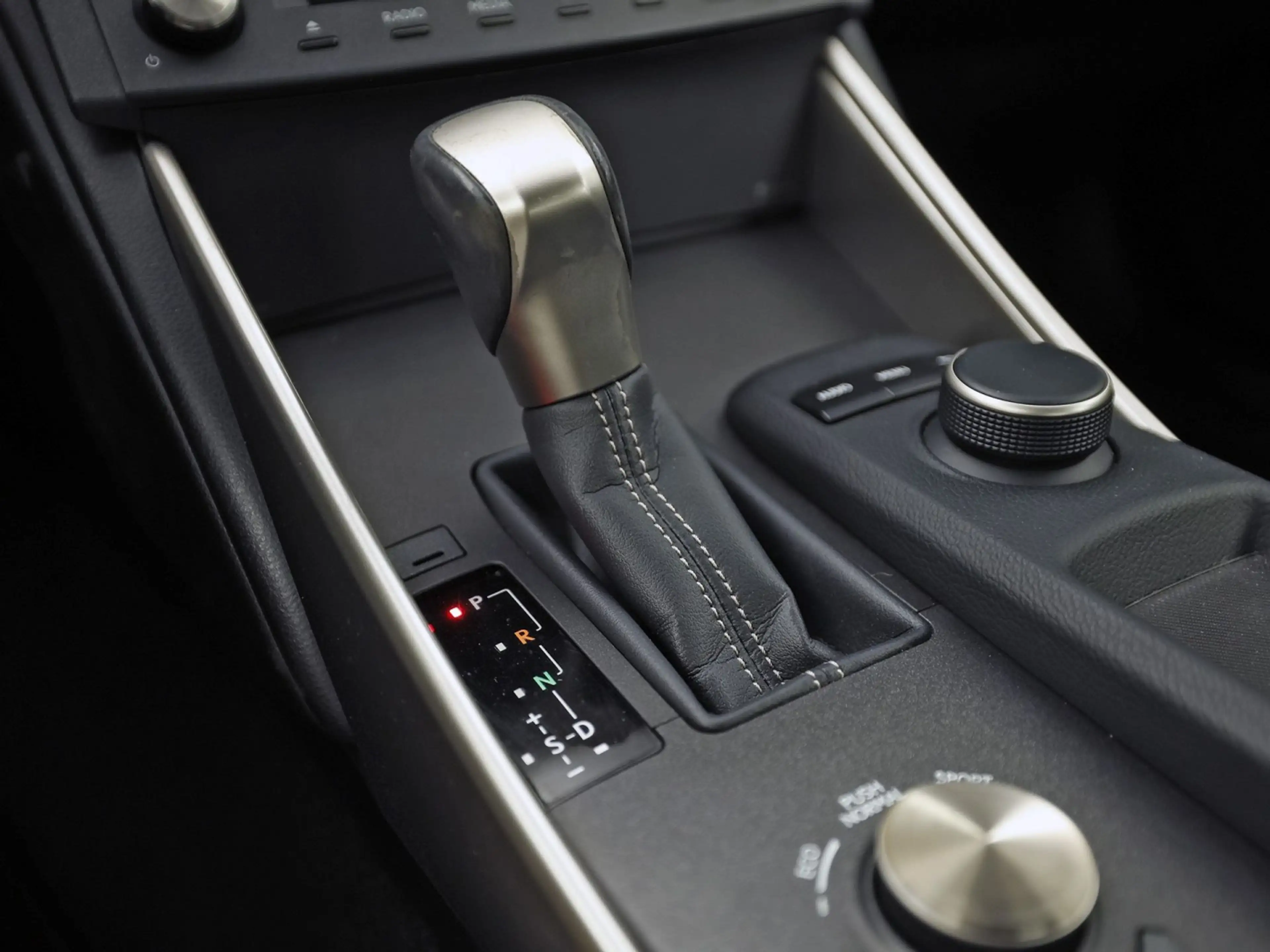 Lexus IS 300 300h Hybrid Business Sport Automaat 223Pk (NAVIGAT — photo 27