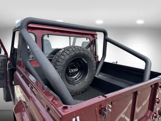 Land Rover Defender view 15