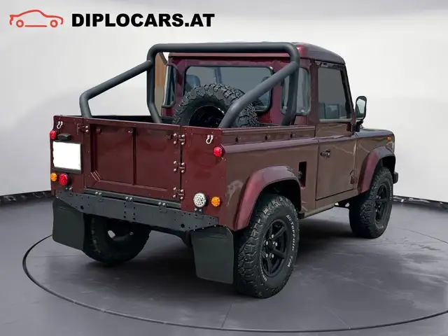 Land Rover Defender view 5