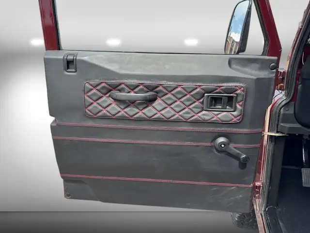 Land Rover Defender view 12
