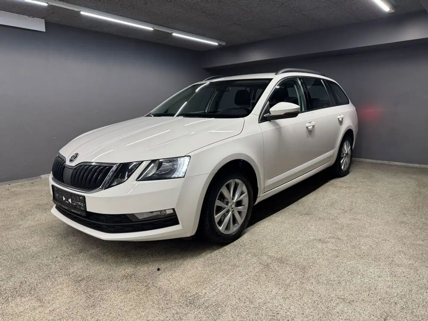 Skoda Octavia Ambition Blanc - 1